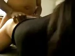 Lenka folla en un ca ...