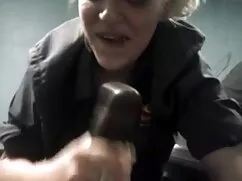 Rubia es follada por ...