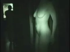 Chica desnuda en la  ...